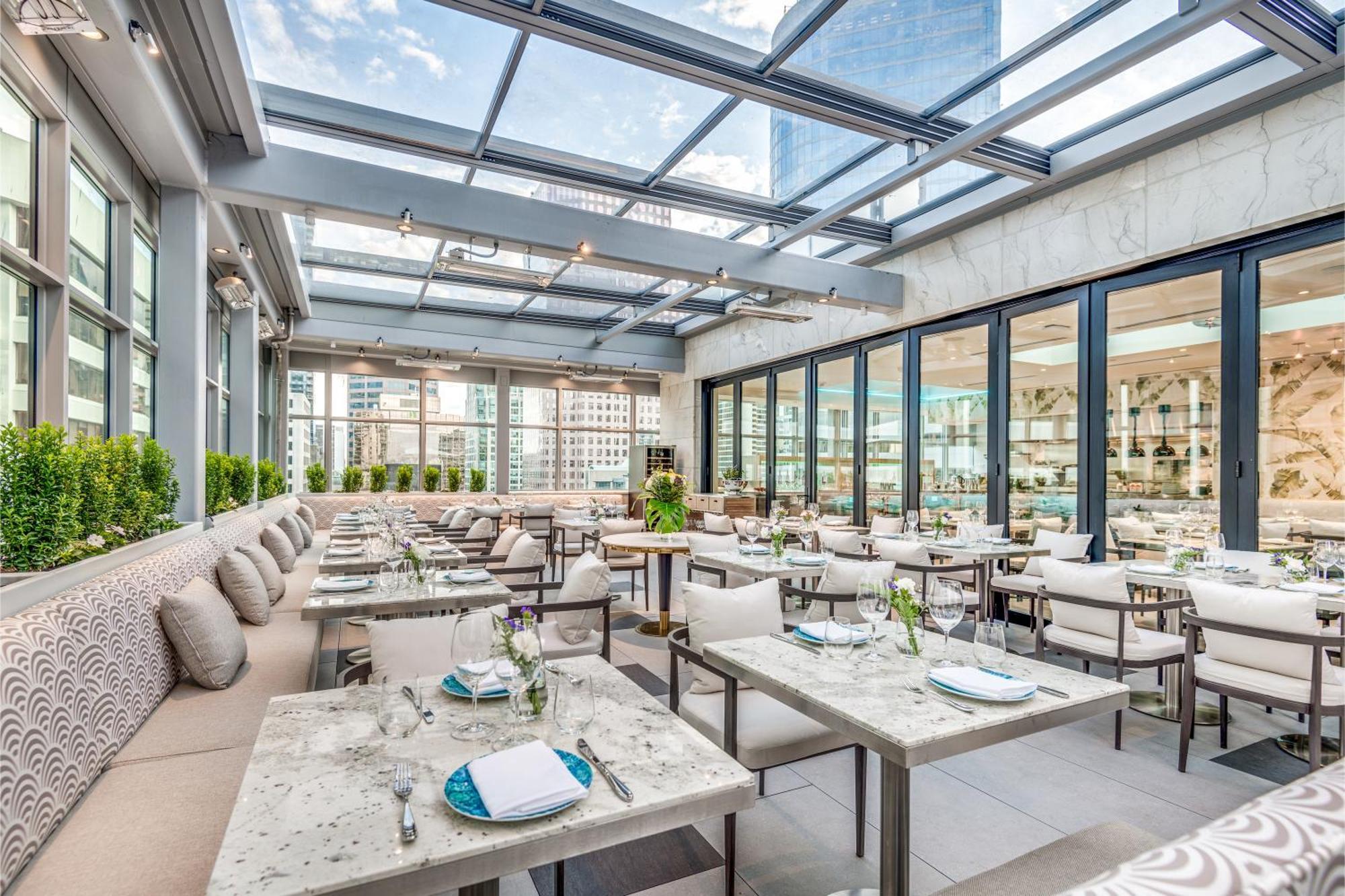 Azur Legacy Collection Hotel Vancouver Exterior photo