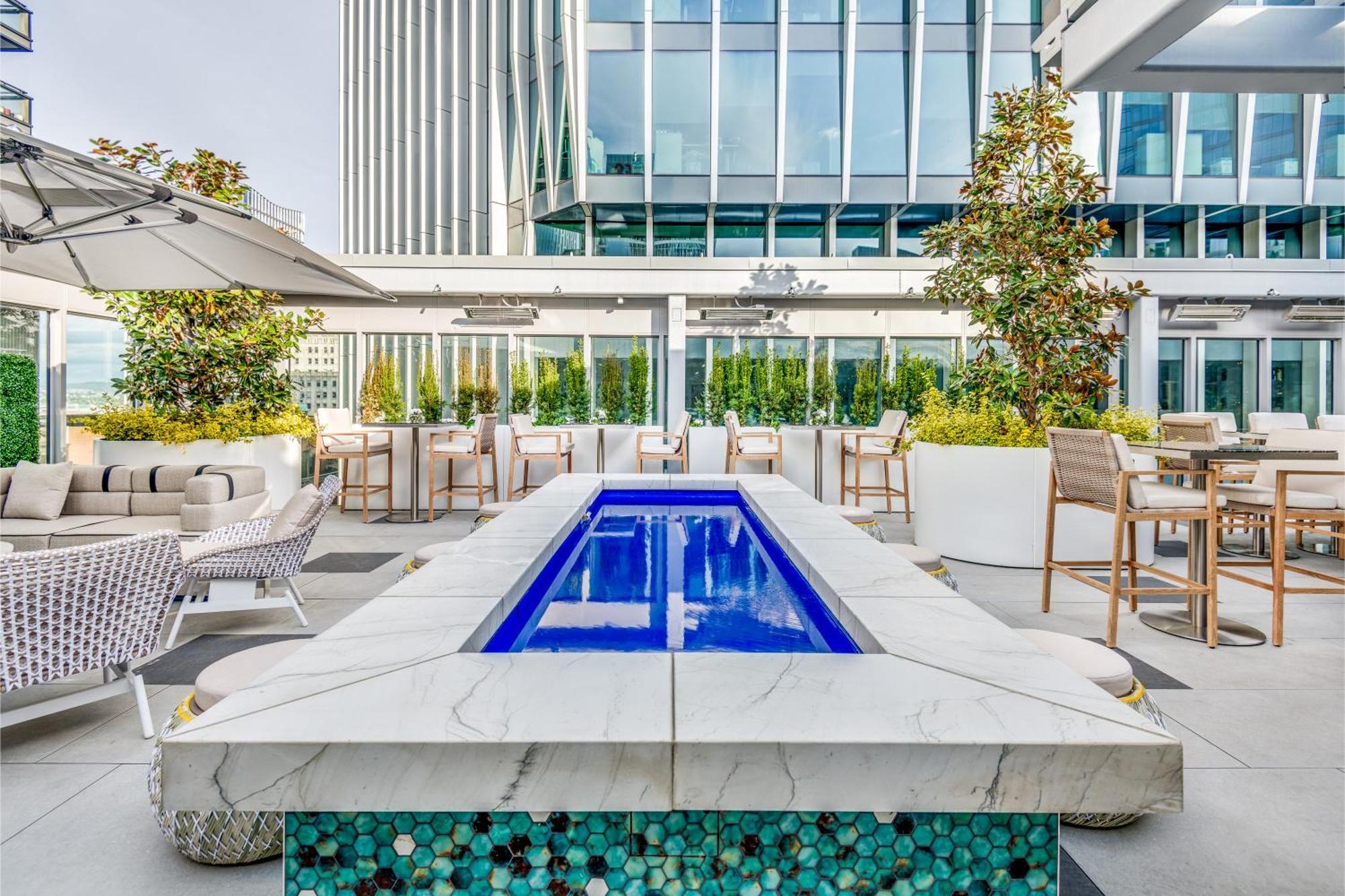 Azur Legacy Collection Hotel Vancouver Exterior photo